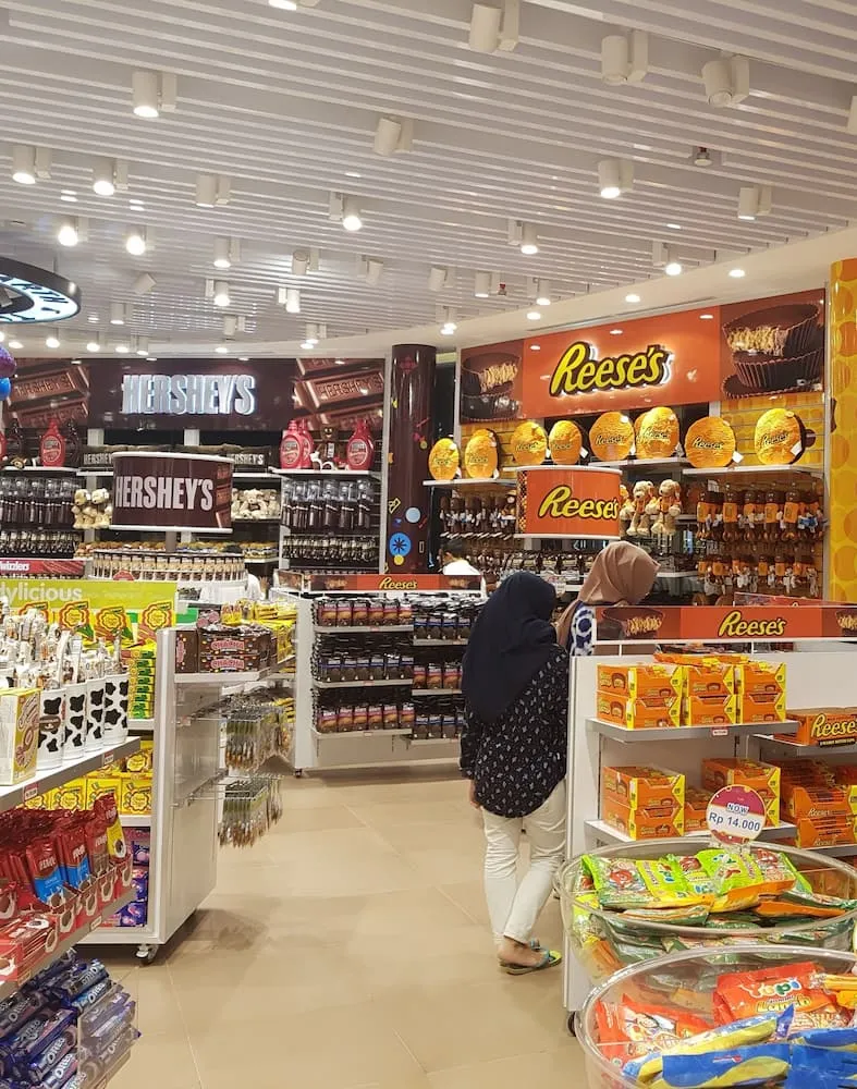 Il Beachwalk Shopping Center Il Beachwalk Shopping Center