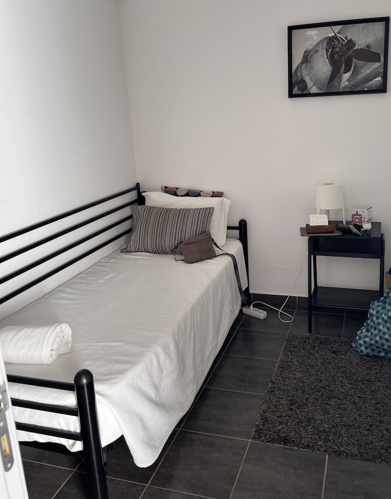 Sleep & Go Faro Airport Guest House Sleep & Go Faro Airport Guest House
