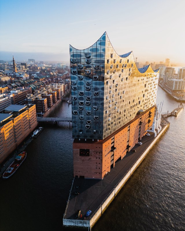 Elbphilharmonie, Amburgo, Germania Elbphilharmonie, Amburgo, Germania