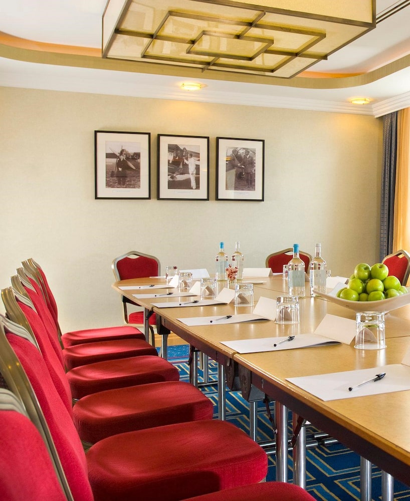 Crowne Plaza Liverpool John Lennon Airport Crowne Plaza Liverpool John Lennon Airport