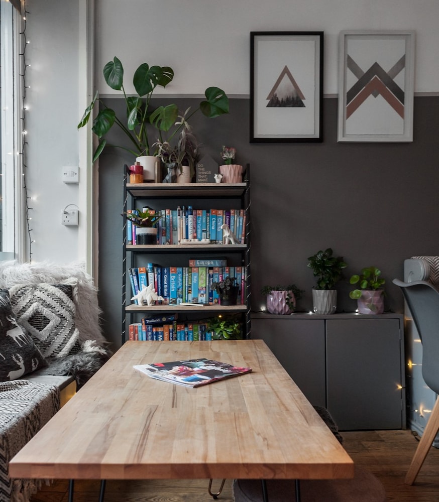 Woolton Village, Liverpool Woolton Village, Liverpool