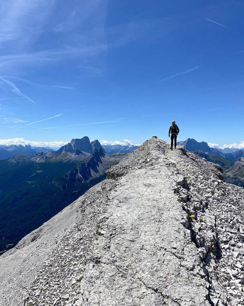 Tofana di Mezzo, Dolomites Tofana di Mezzo, Dolomites