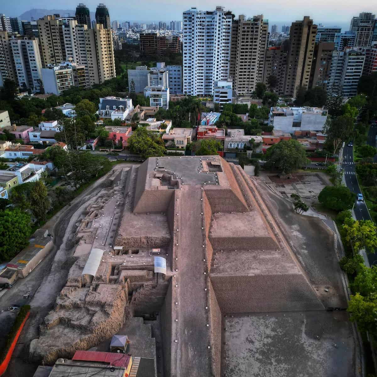 Museo Sitio Huaca Huallamarca, Lima Museo Sitio Huaca Huallamarca, Lima