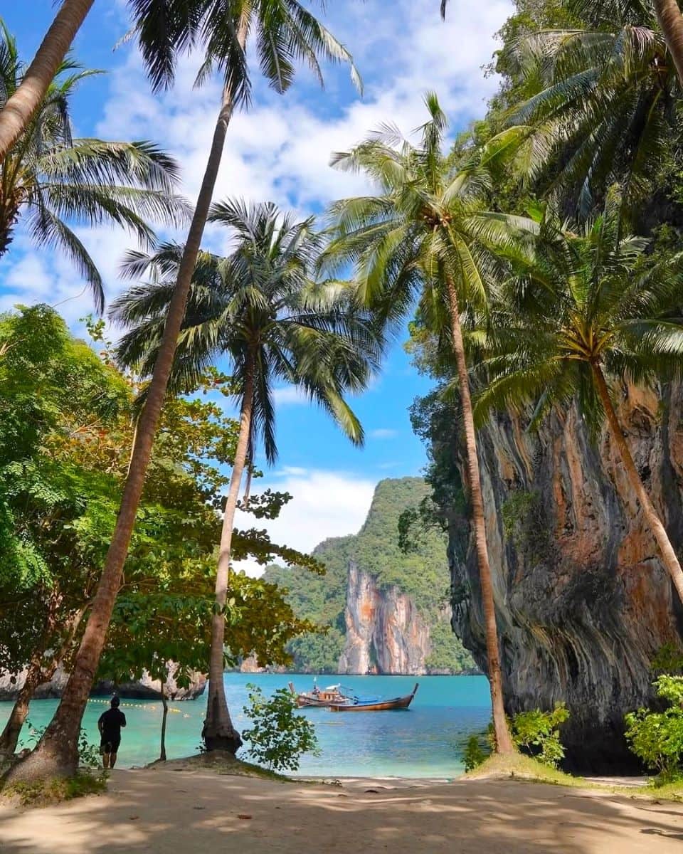 Chalok Baan Kao Chalok Baan Kao